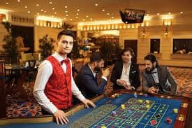 Money Train slot game interface on mobile phone