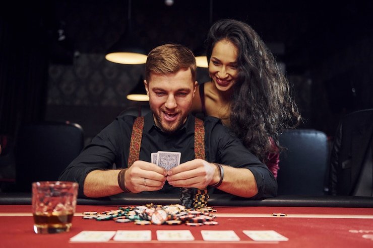 Live dealer shuffling shoe at No Commission Baccarat table on mpo555 link